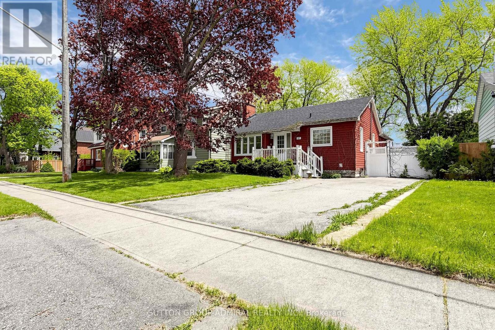 101 DENISON AVENUE, Brampton, Ontario
