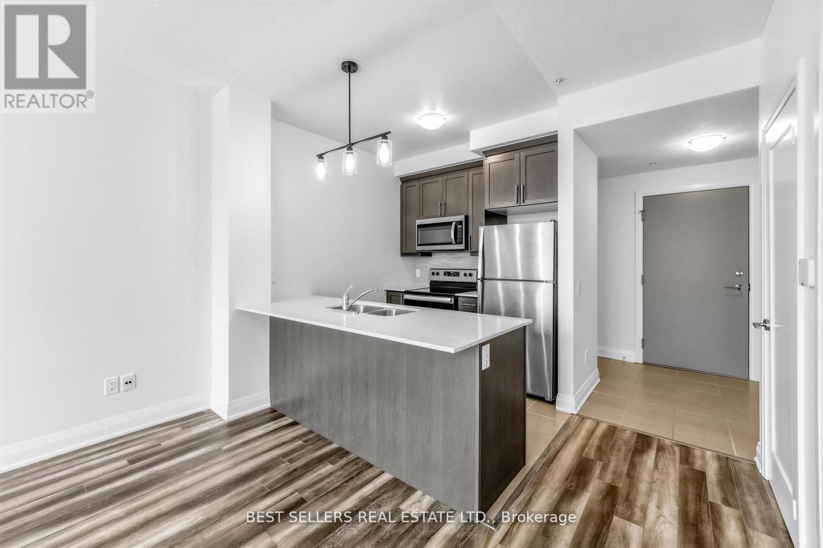 220 - 16 Concord Place, Grimsby, Ontario  L3M 0J1 - Photo 5 - X13139130