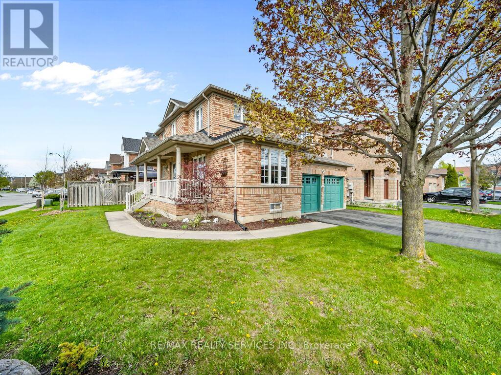 21 Filbert Way, Brampton, Ontario  L7A 3G2 - Photo 3 - W13133608