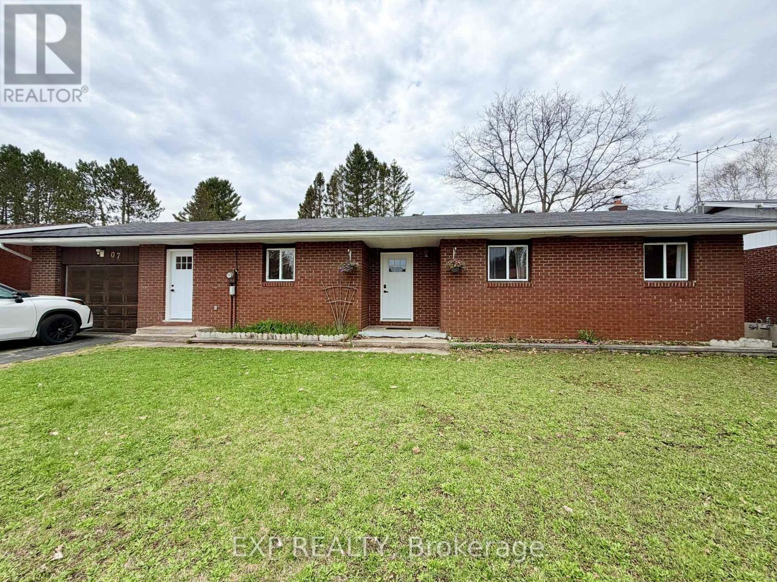 7 FITZ AVENUE, South River, Ontario