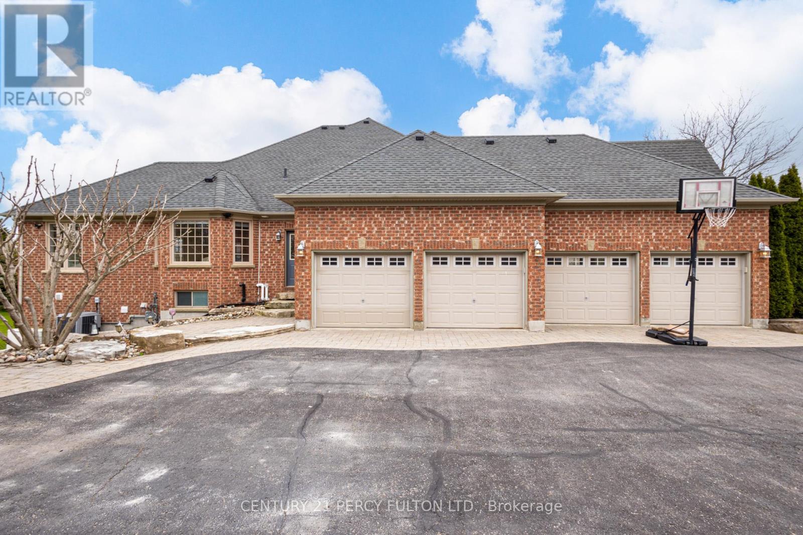 19 Wilson House Drive, Whitby, Ontario  L0B 1A0 - Photo 4 - E13139116