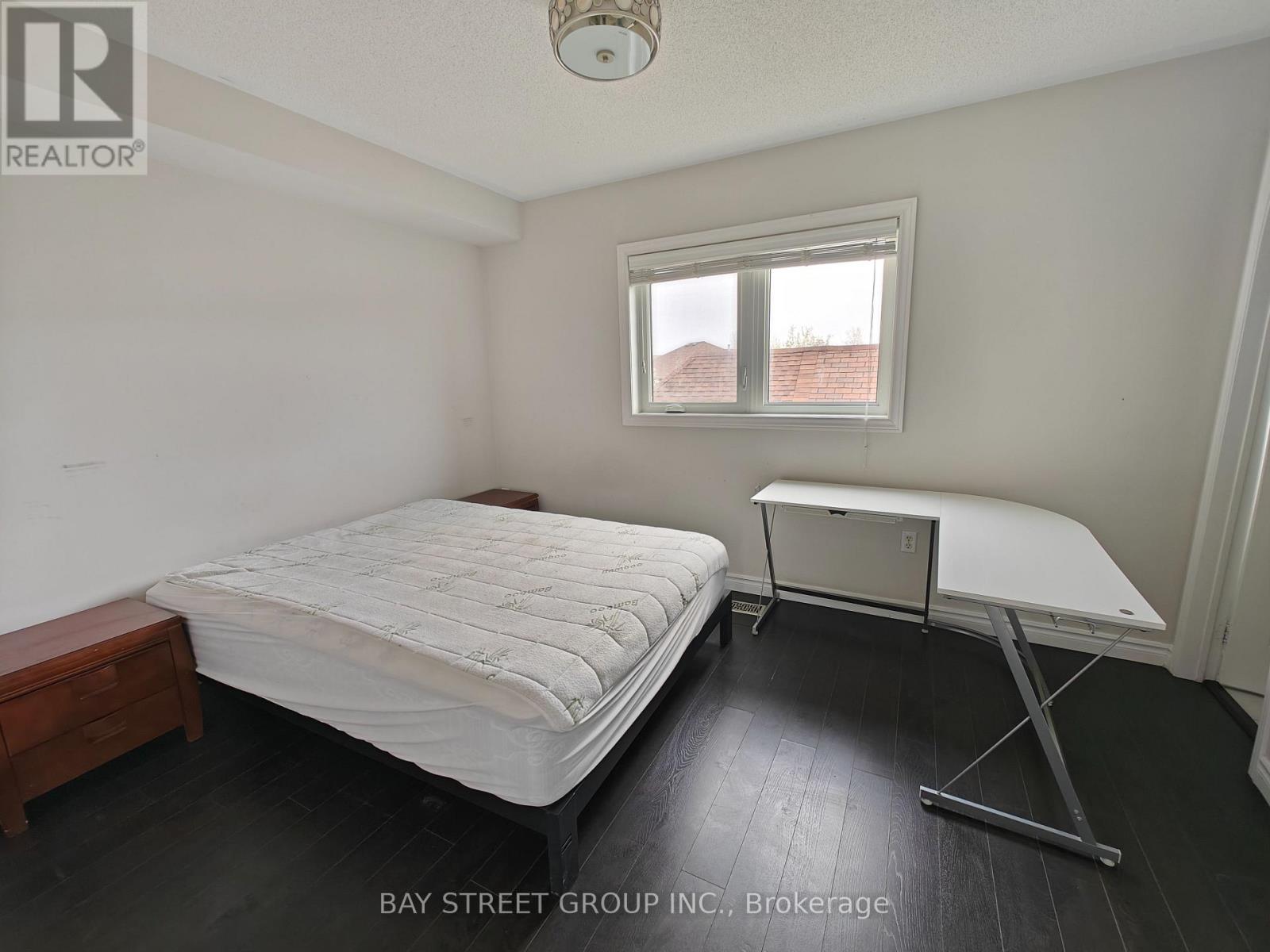 256 Glenashton Drive, Oakville, Ontario  L6H 6H5 - Photo 15 - W13071372