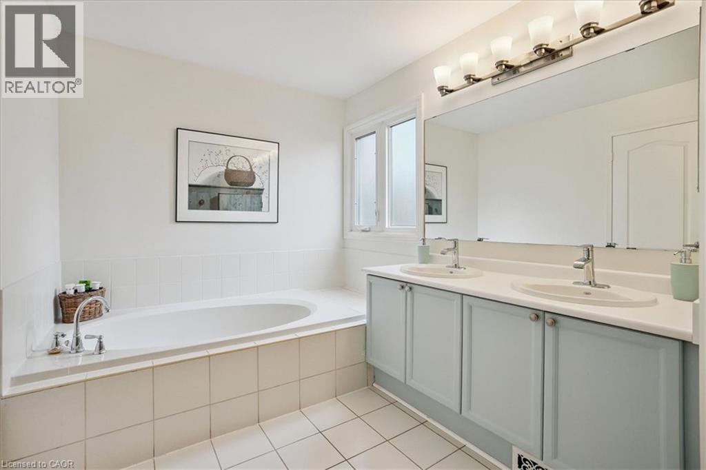 105 River Glen Boulevard, Oakville, Ontario  L6H 5Z5 - Photo 14 - 40817920