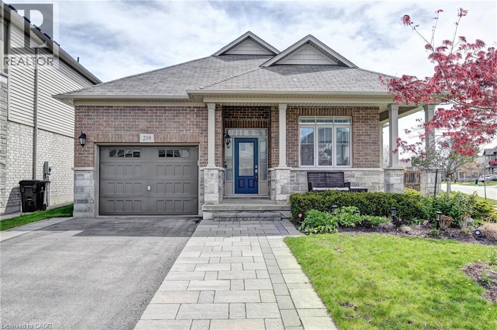 219 Falconridge Drive, Kitchener, Ontario  N2K 0B6 - Photo 2 - 40828786