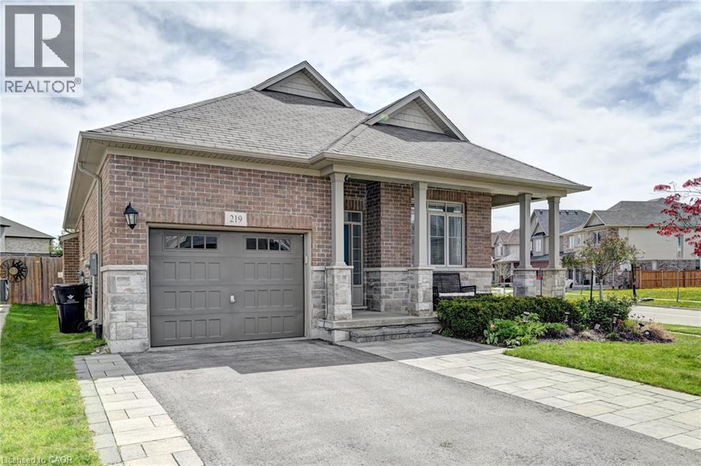 219 Falconridge Drive, Kitchener, Ontario  N2K 0B6 - Photo 3 - 40828786