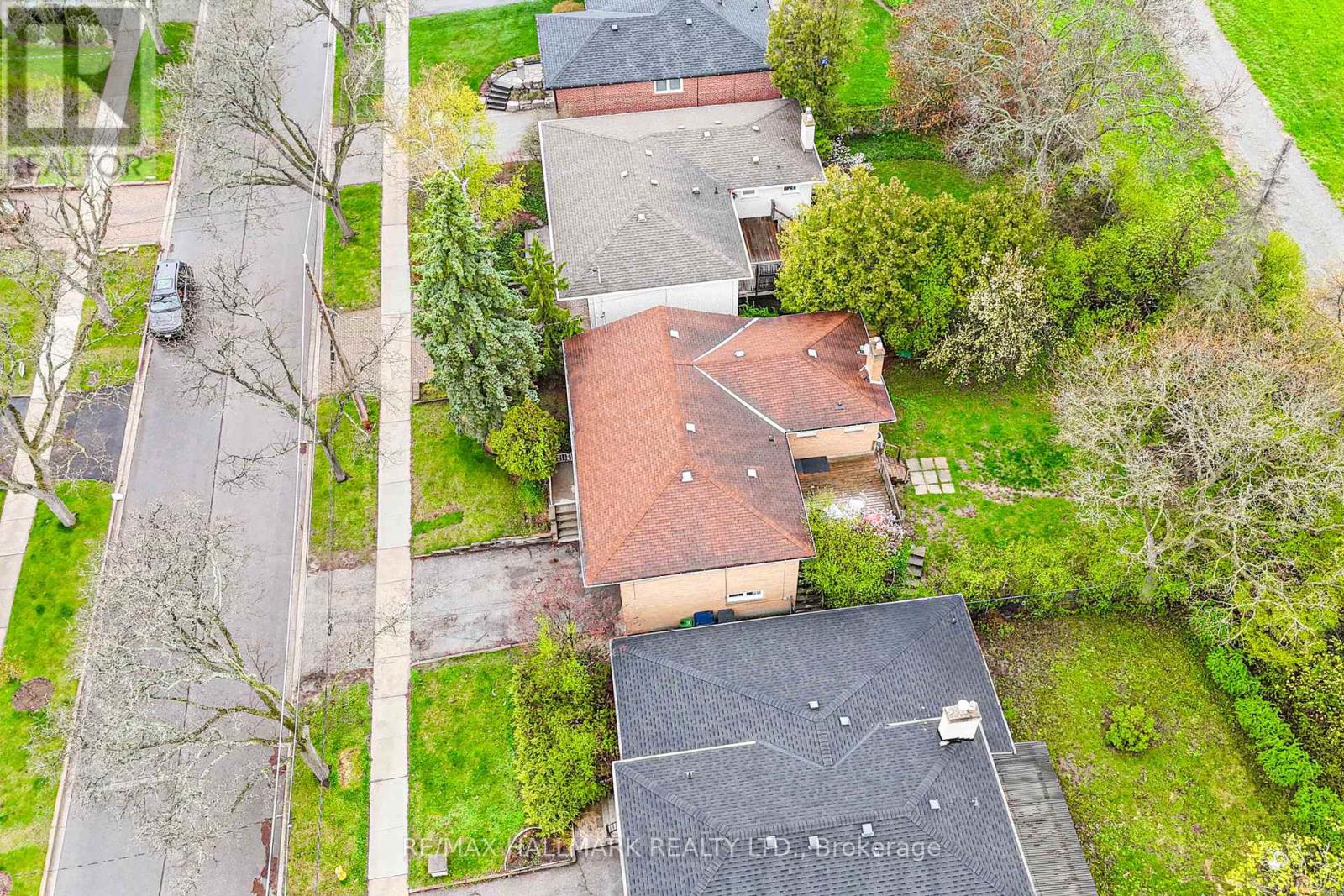 54 Sawley Drive, Toronto, Ontario  M2K 2J5 - Photo 3 - C13139138