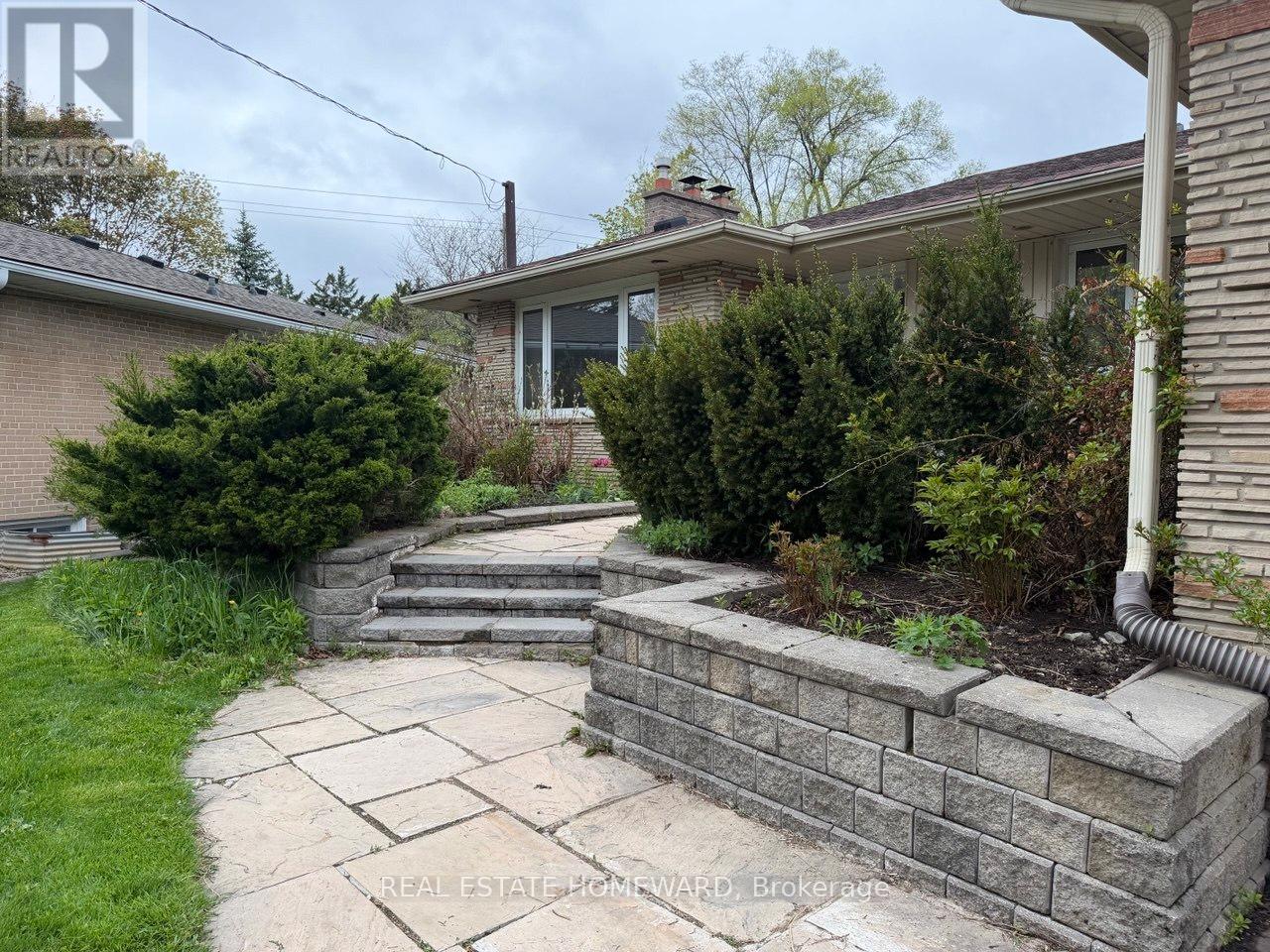 Main - 22 Whitelock Crescent, Toronto, Ontario  M2K 1V8 - Photo 3 - C13139156