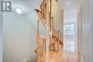 18 Espana Lane, Toronto, Ontario  M2N 7K8 - Photo 3 - C13139176
