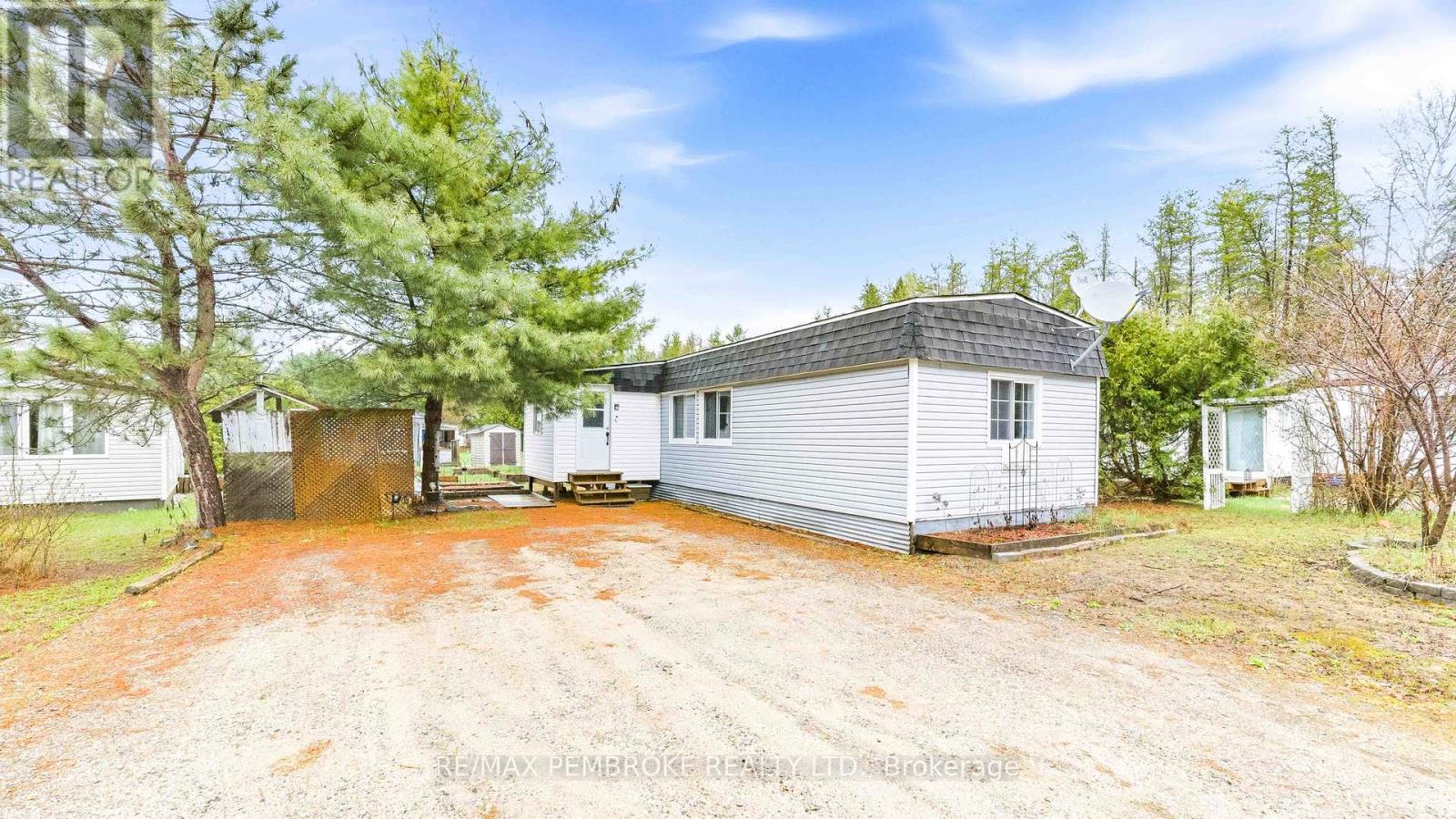 13 NATURE LANE, Laurentian Hills, Ontario