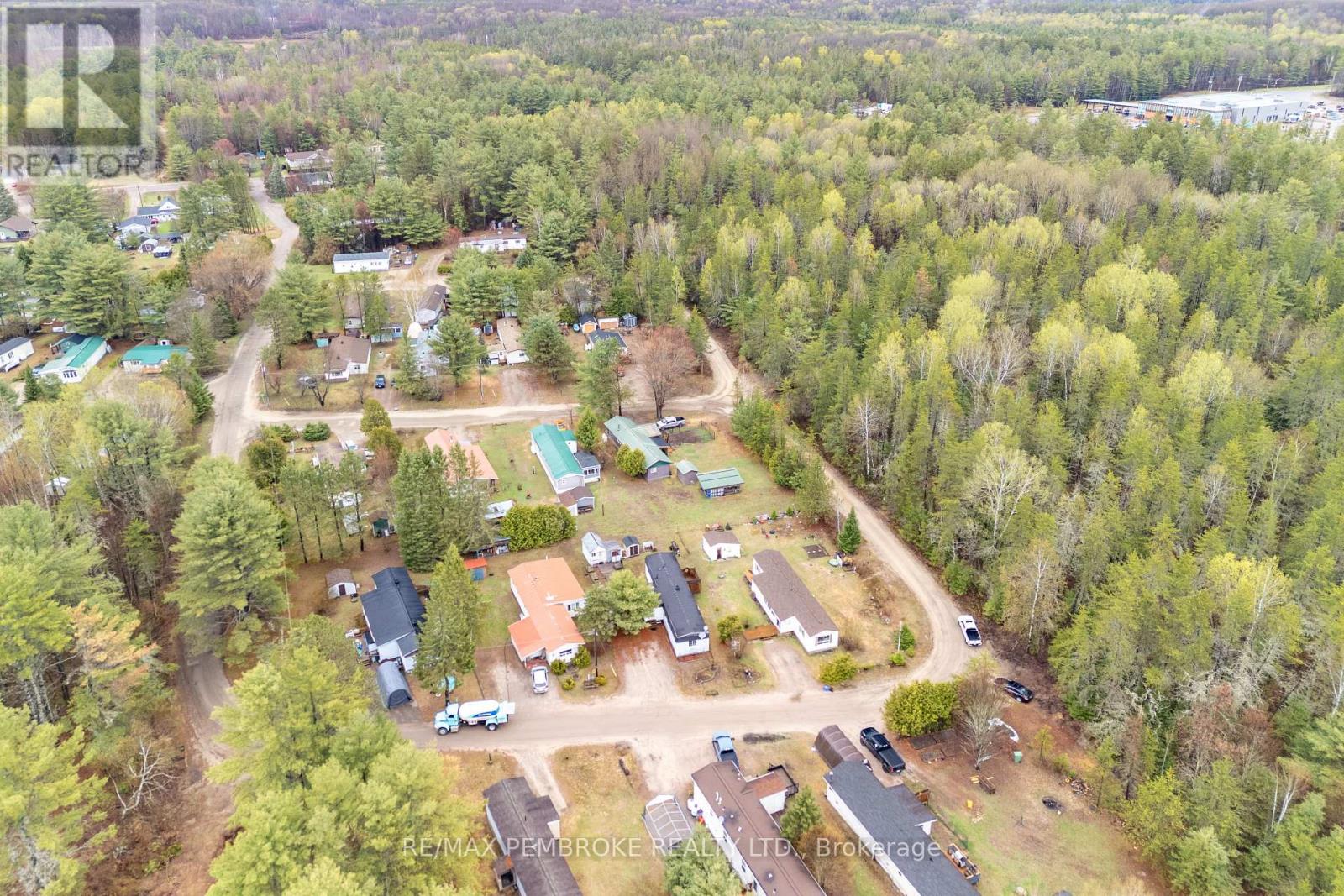 13 Nature Lane, Laurentian Hills, Ontario  K0J 1J0 - Photo 2 - X13139148