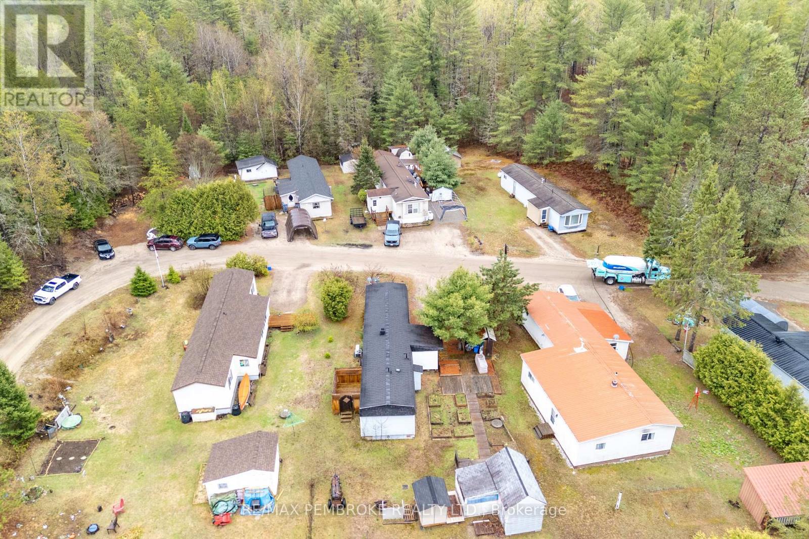 13 Nature Lane, Laurentian Hills, Ontario  K0J 1J0 - Photo 4 - X13139148