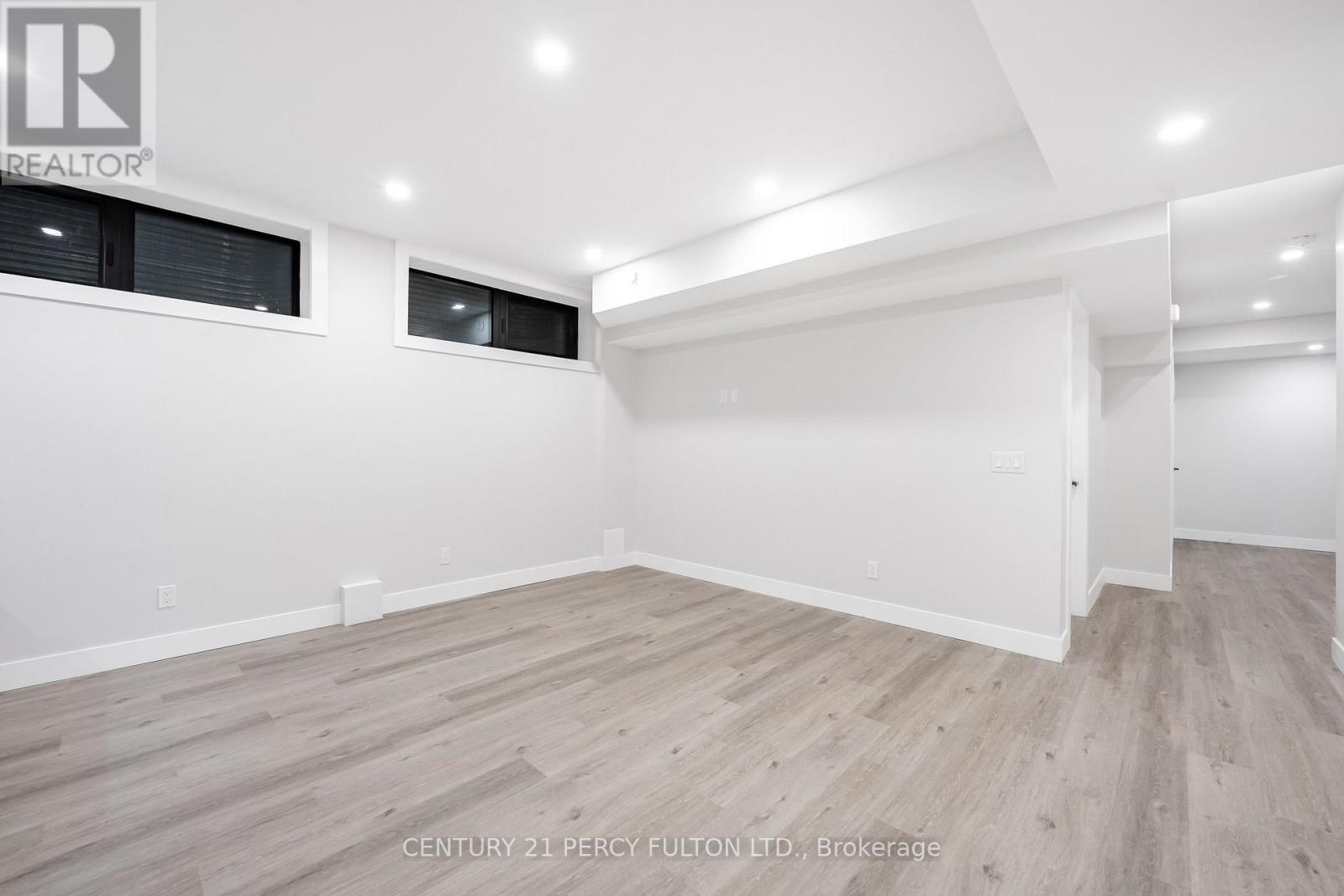 2 - 13 Mckayfield Road, Toronto, Ontario  M4J 3V5 - Photo 14 - E13131704