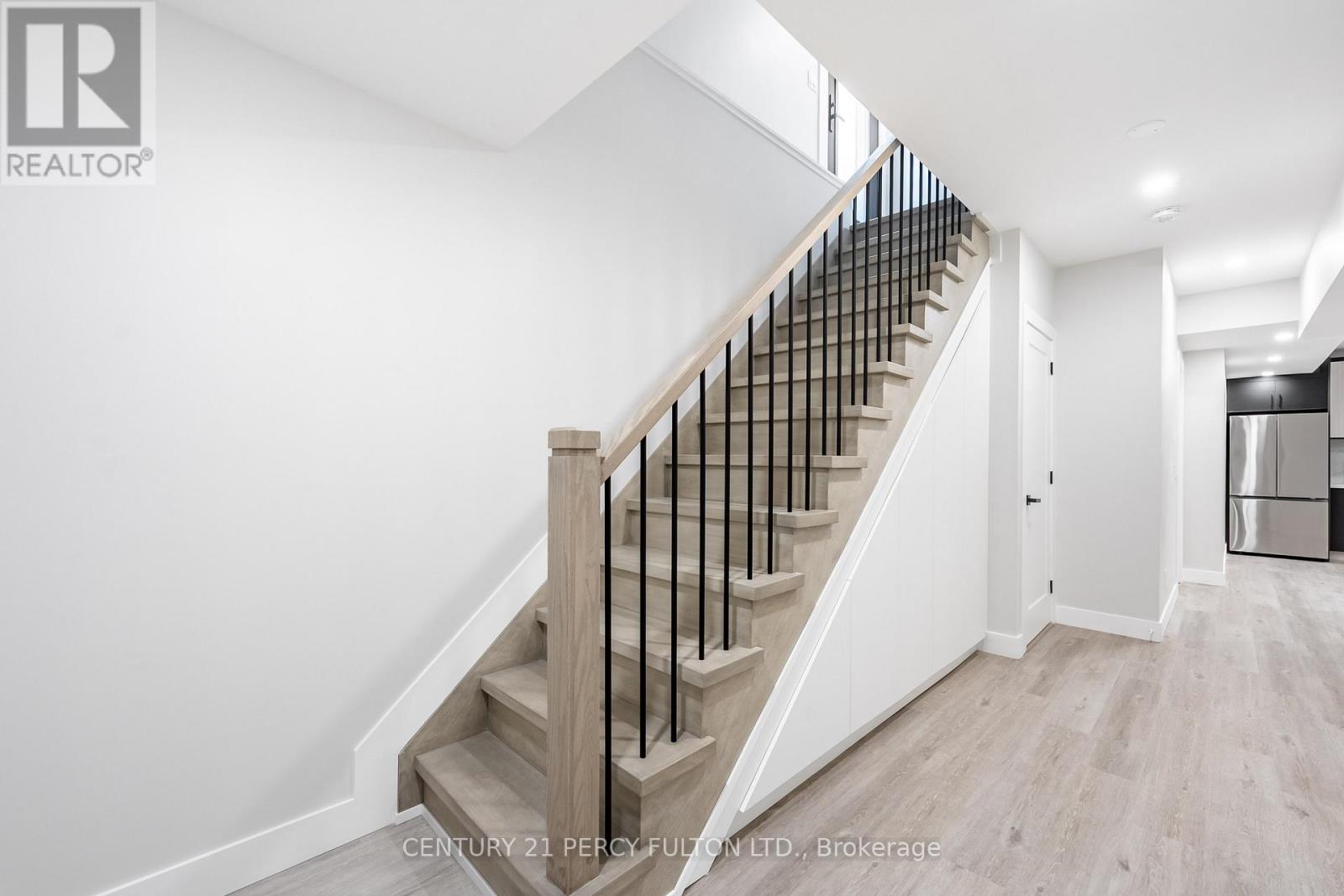 2 - 13 Mckayfield Road, Toronto, Ontario  M4J 3V5 - Photo 8 - E13131704