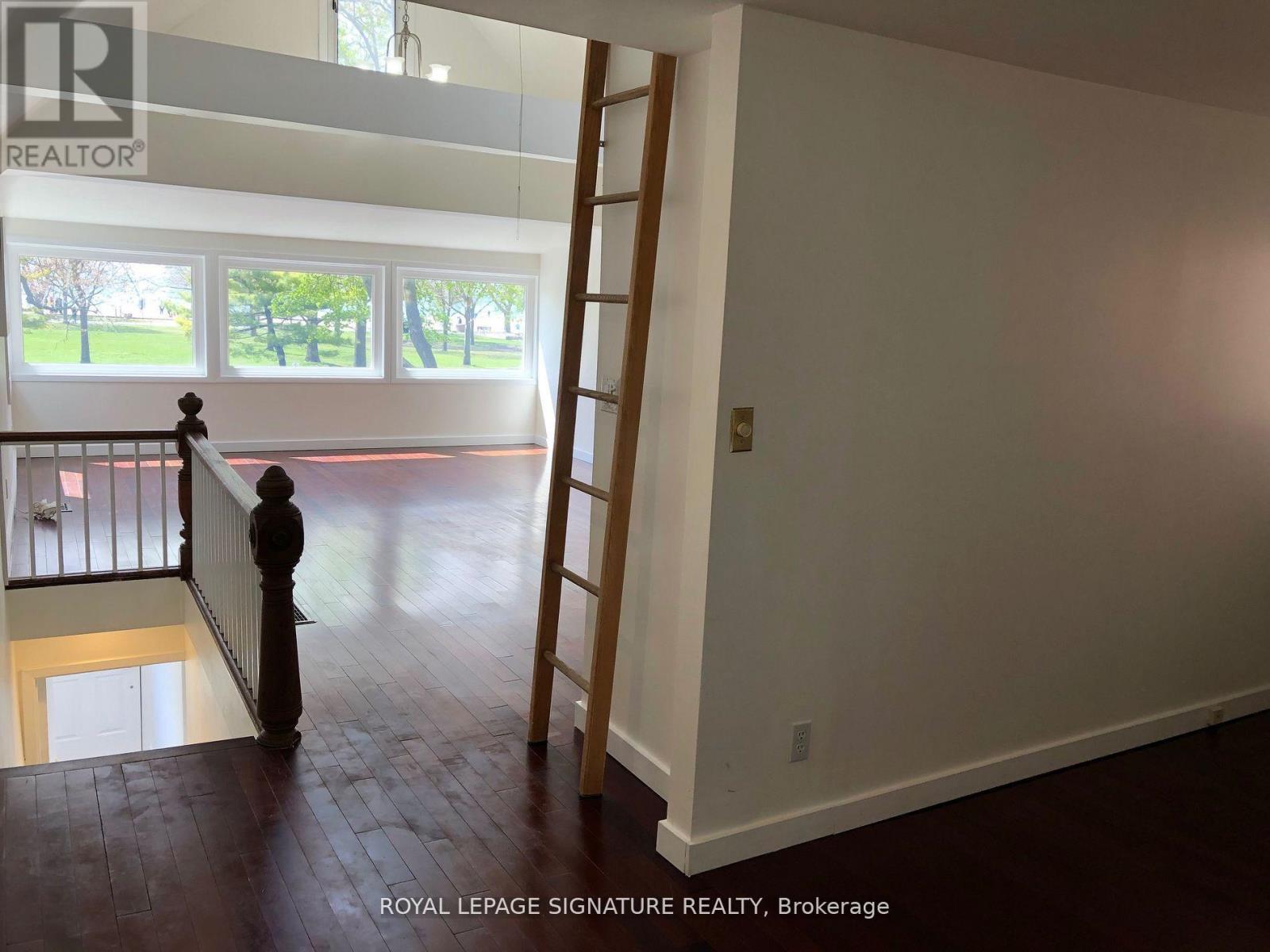 Upper - 20 Kew Beach Avenue, Toronto, Ontario  M4L 1B7 - Photo 10 - E13139134