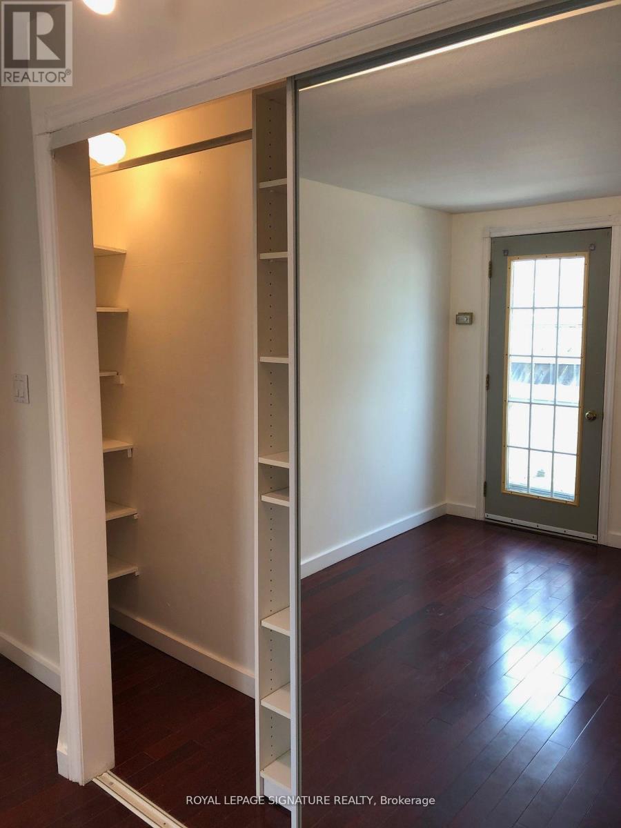 Upper - 20 Kew Beach Avenue, Toronto, Ontario  M4L 1B7 - Photo 13 - E13139134