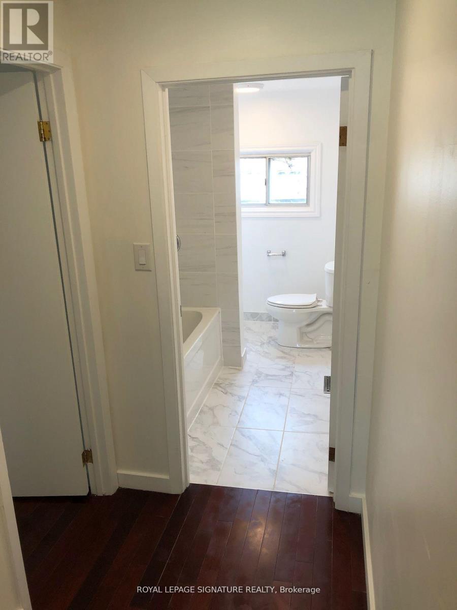 Upper - 20 Kew Beach Avenue, Toronto, Ontario  M4L 1B7 - Photo 15 - E13139134