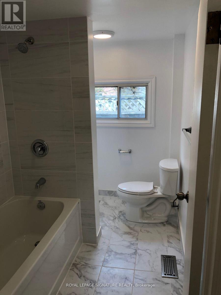 Upper - 20 Kew Beach Avenue, Toronto, Ontario  M4L 1B7 - Photo 17 - E13139134