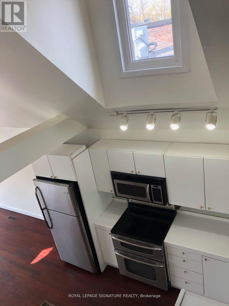 Upper - 20 Kew Beach Avenue, Toronto, Ontario  M4L 1B7 - Photo 6 - E13139134