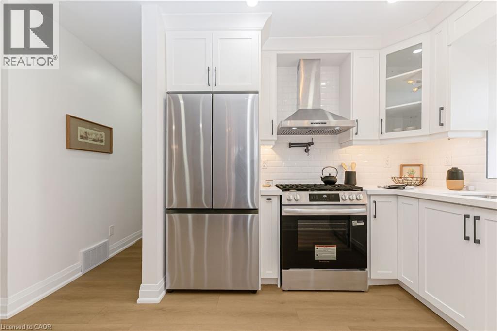 487 East 37th Street, Hamilton, Ontario  L8V 4C1 - Photo 10 - 40830463