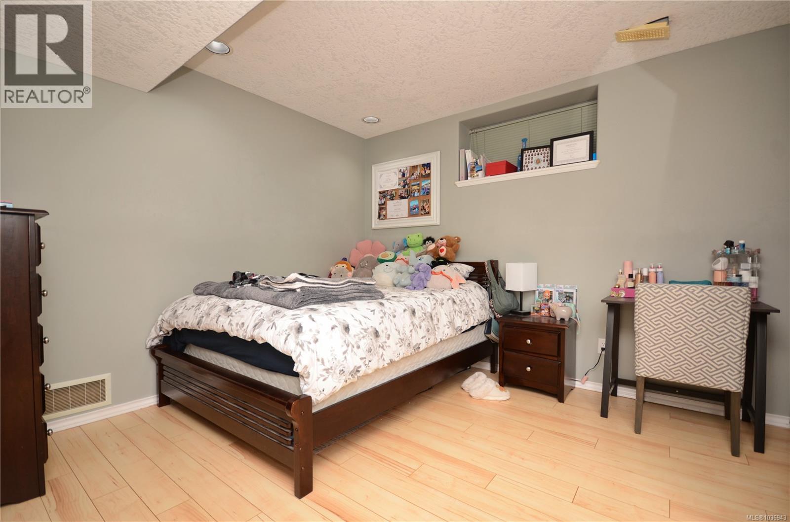 B 1143 Greenwood Ave, Esquimalt, British Columbia  V9A 5K7 - Photo 27 - 1036943