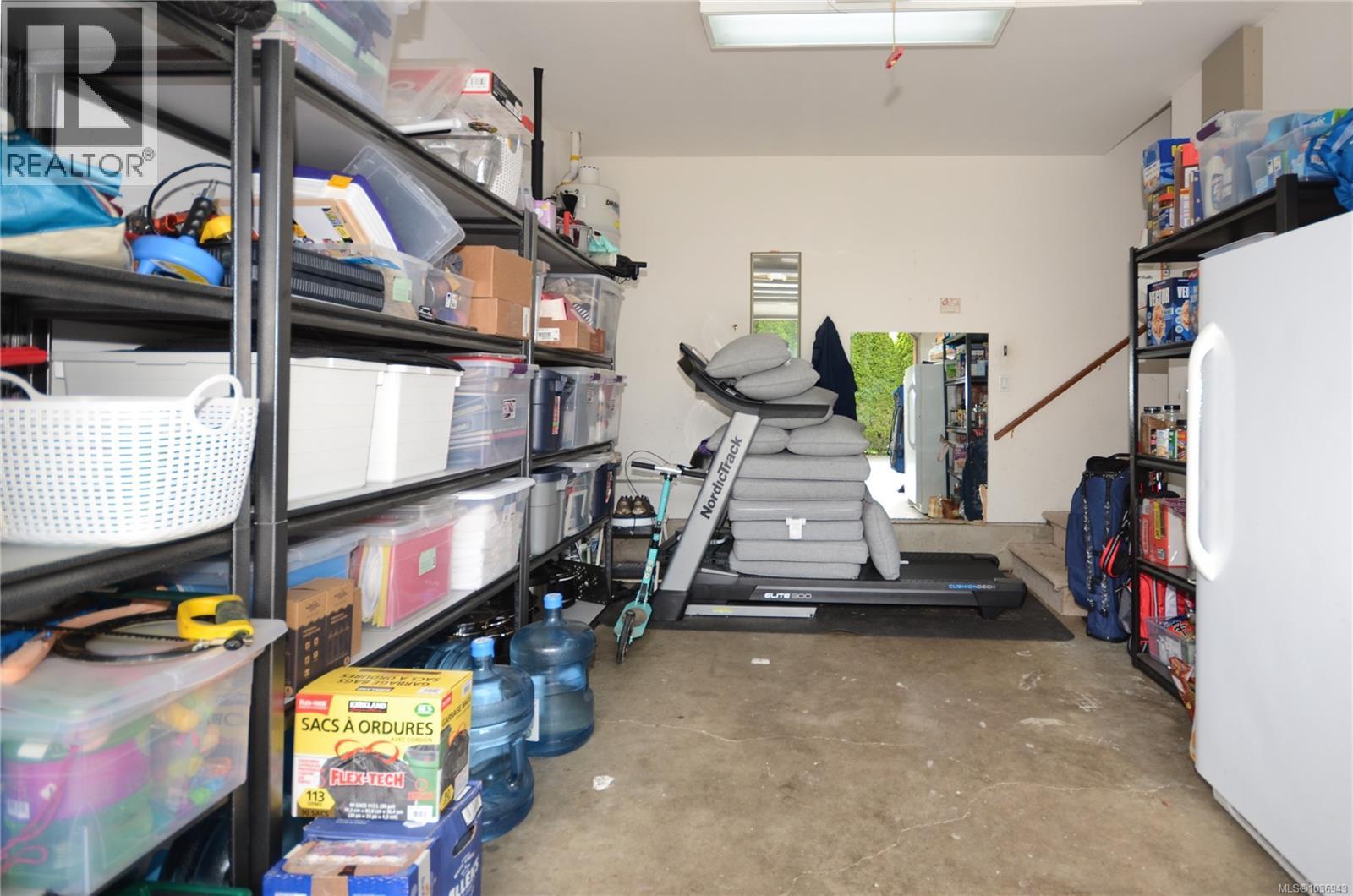 B 1143 Greenwood Ave, Esquimalt, British Columbia  V9A 5K7 - Photo 15 - 1036943