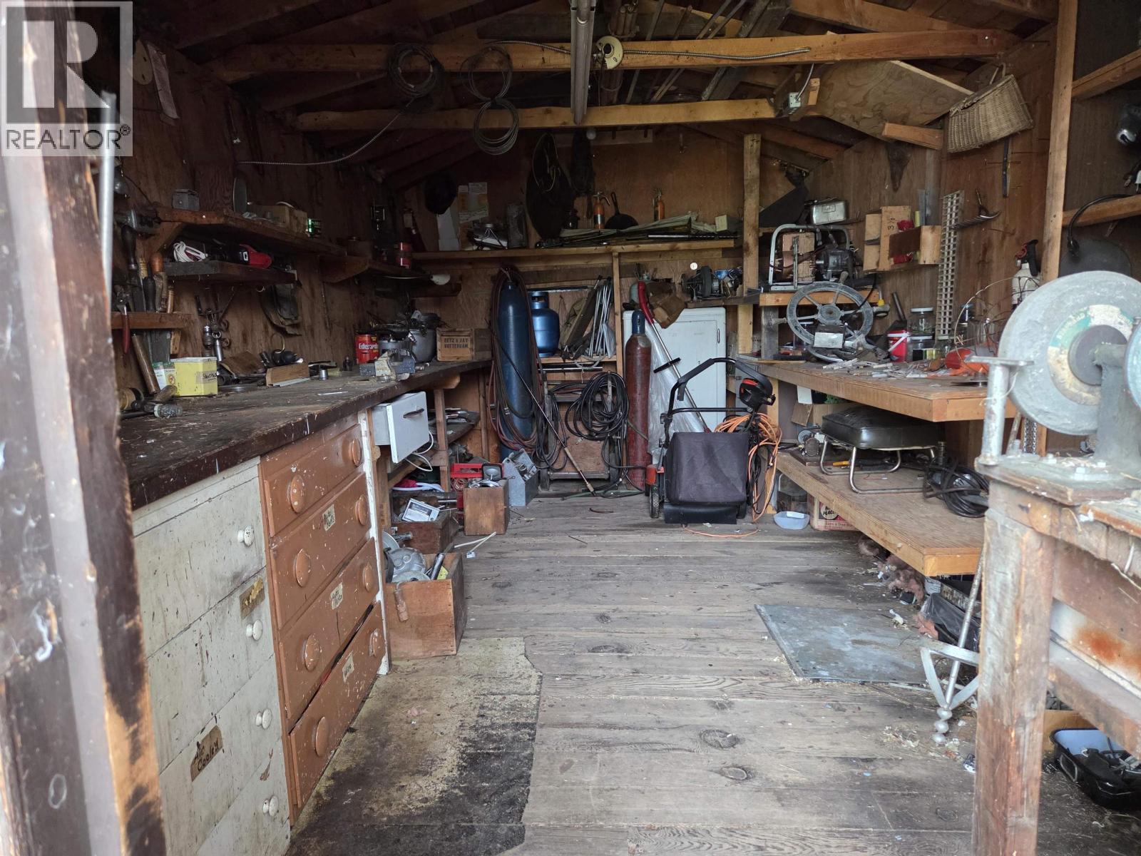 7547 Edall Bay Road, Bridge Lake, British Columbia  V0K 1X1 - Photo 14 - R3124409