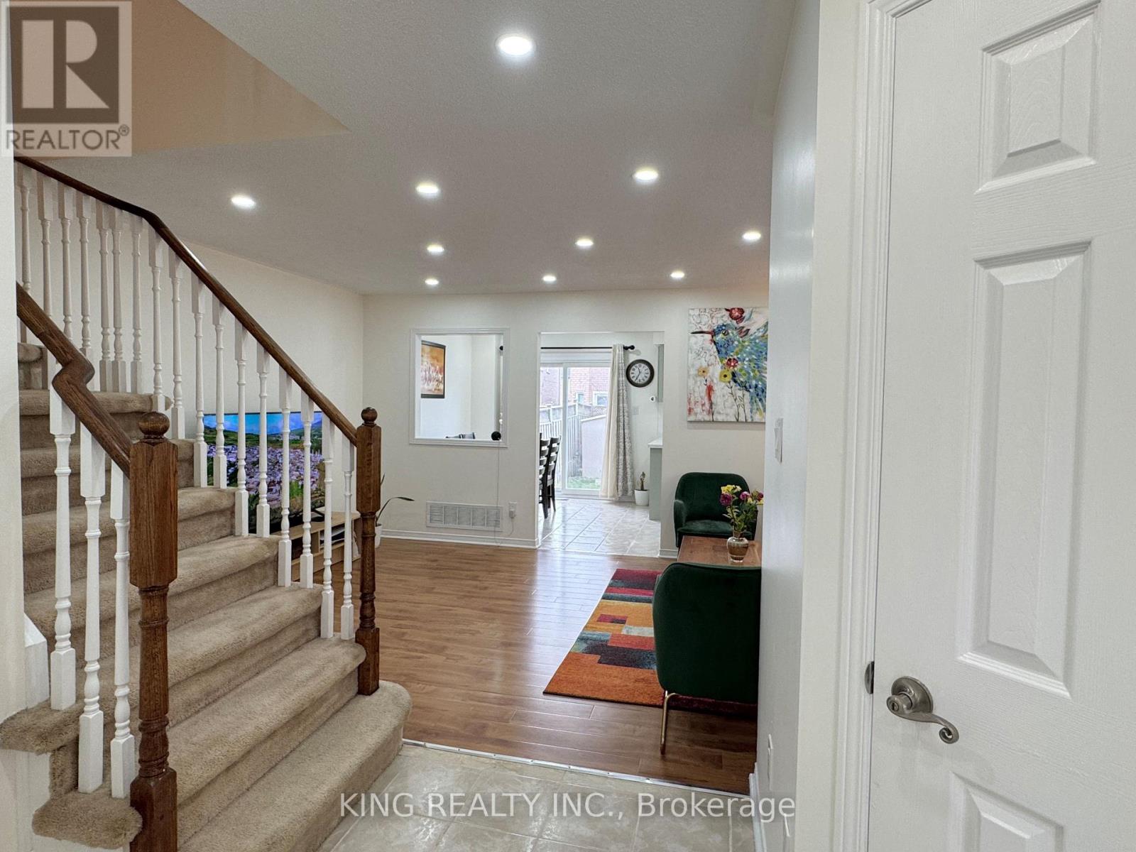 277 Morningmist Street, Brampton, Ontario  L6R 2B9 - Photo 3 - W13139150