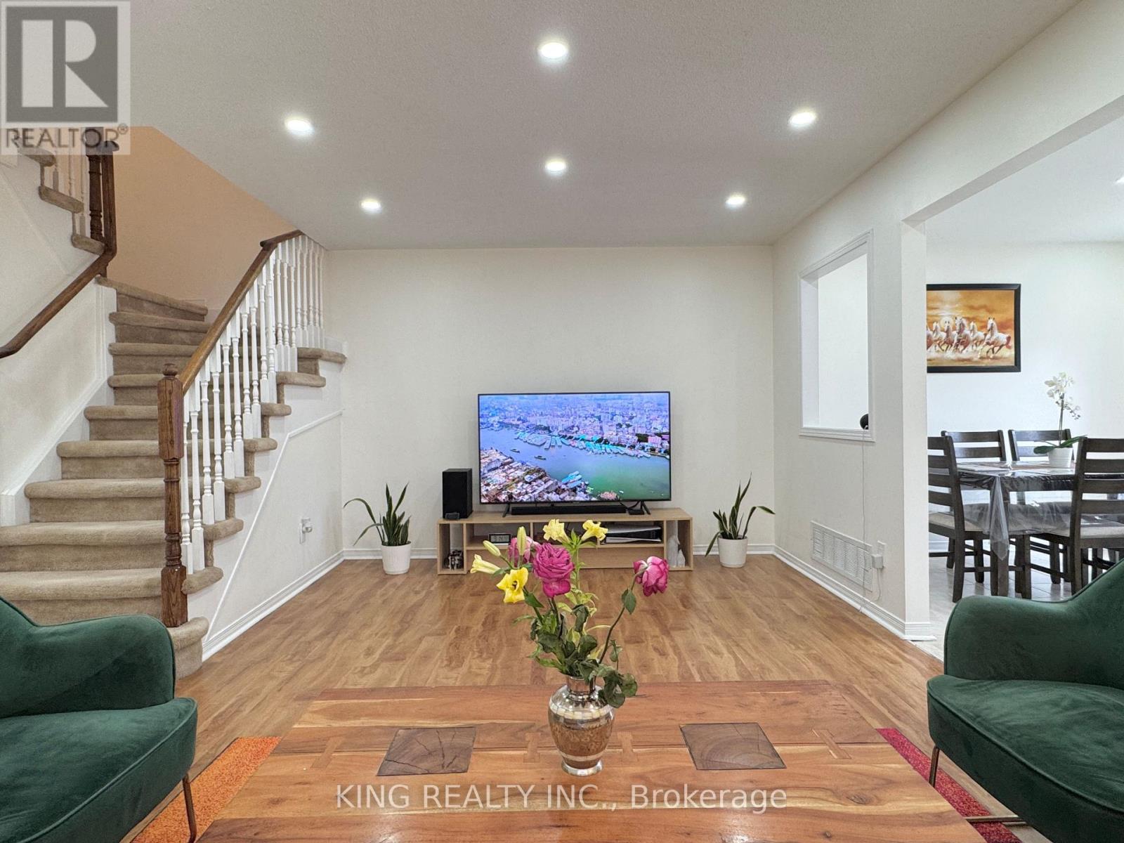 277 Morningmist Street, Brampton, Ontario  L6R 2B9 - Photo 5 - W13139150