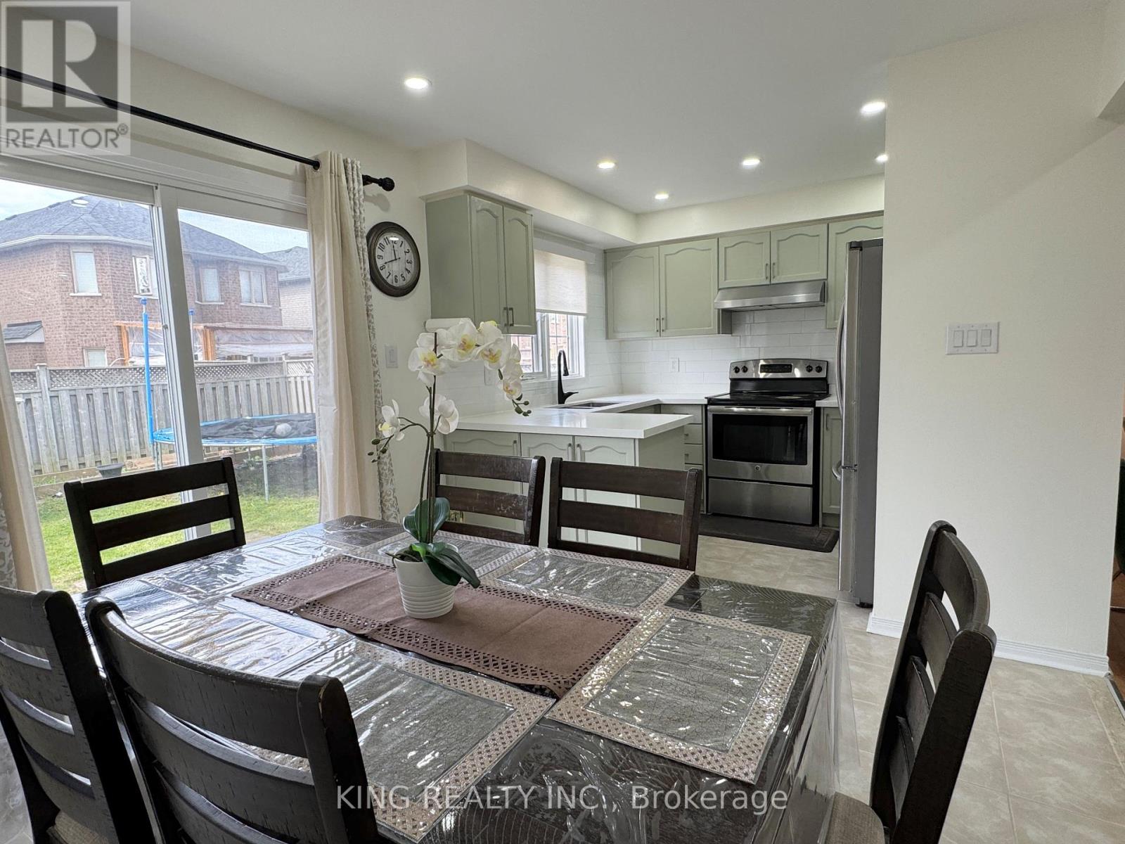 277 Morningmist Street, Brampton, Ontario  L6R 2B9 - Photo 9 - W13139150