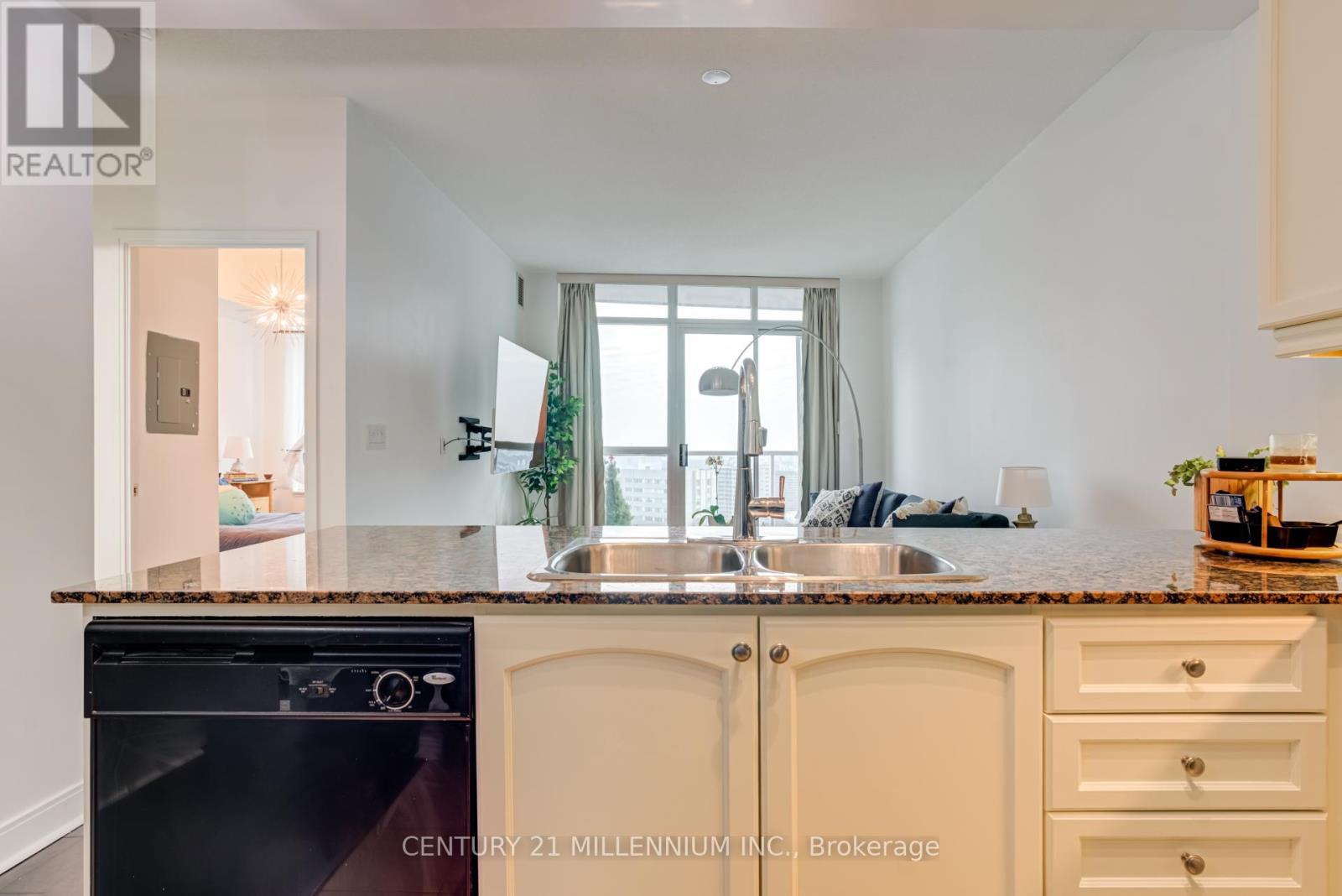 2404 - 80 Absolute Avenue, Mississauga, Ontario  L4Z 0A5 - Photo 18 - W13139162