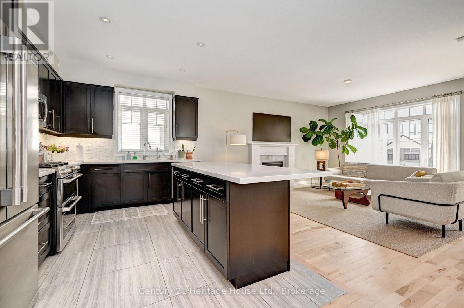 219 Falconridge Drive, Kitchener, Ontario  N2K 0B6 - Photo 11 - X13108406