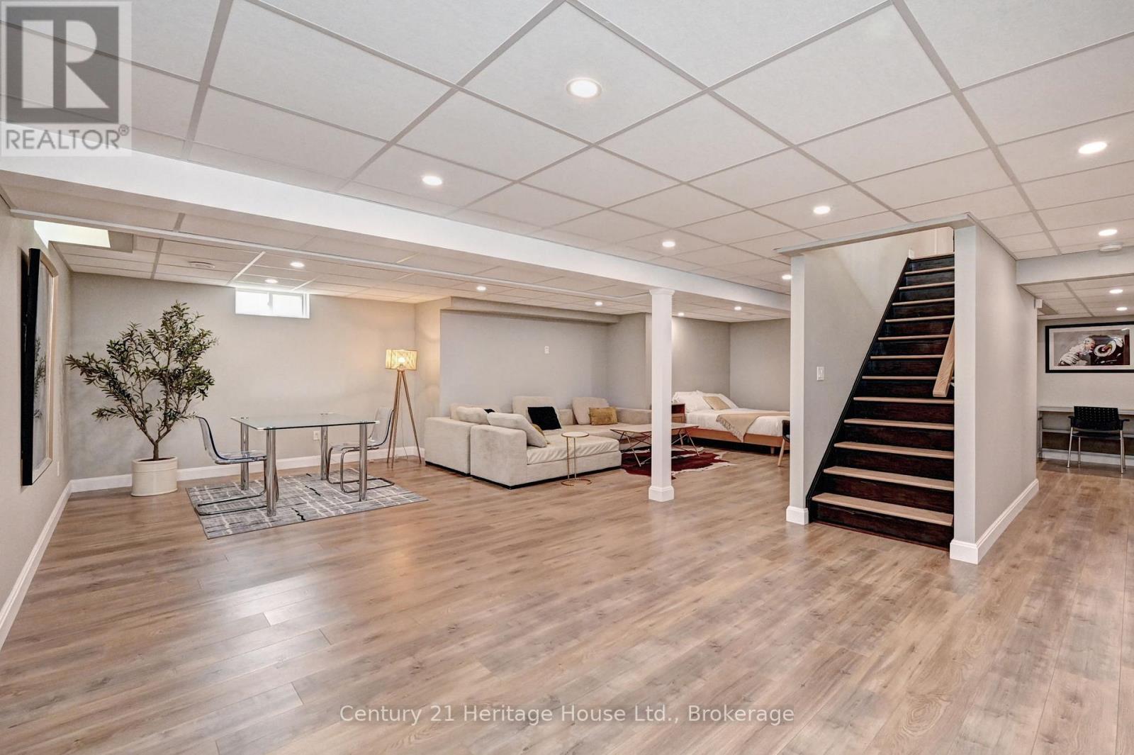 219 Falconridge Drive, Kitchener, Ontario  N2K 0B6 - Photo 33 - X13108406