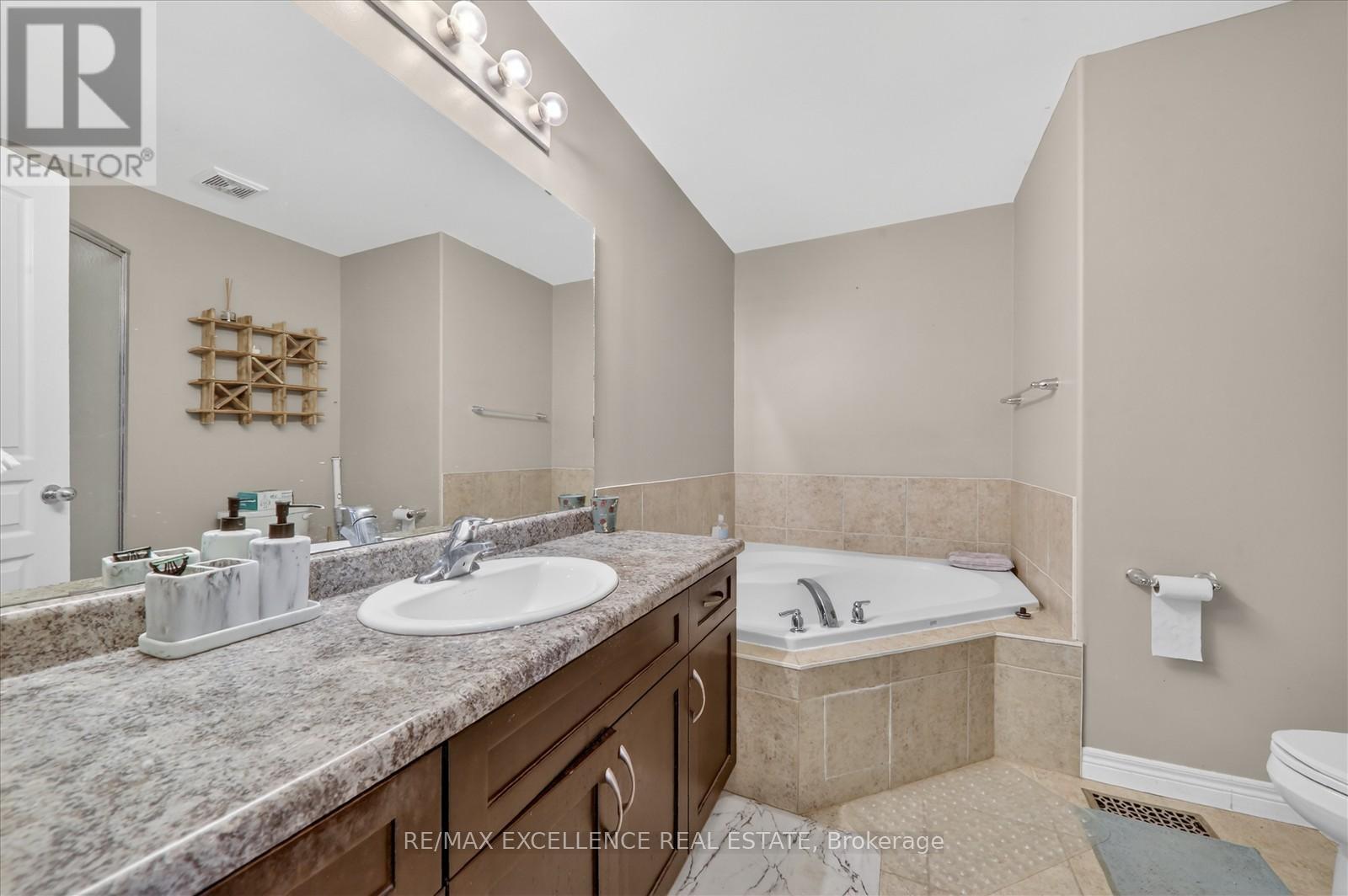 31 Donald Bell Drive, Hamilton, Ontario  L0R 1C0 - Photo 22 - X13139164