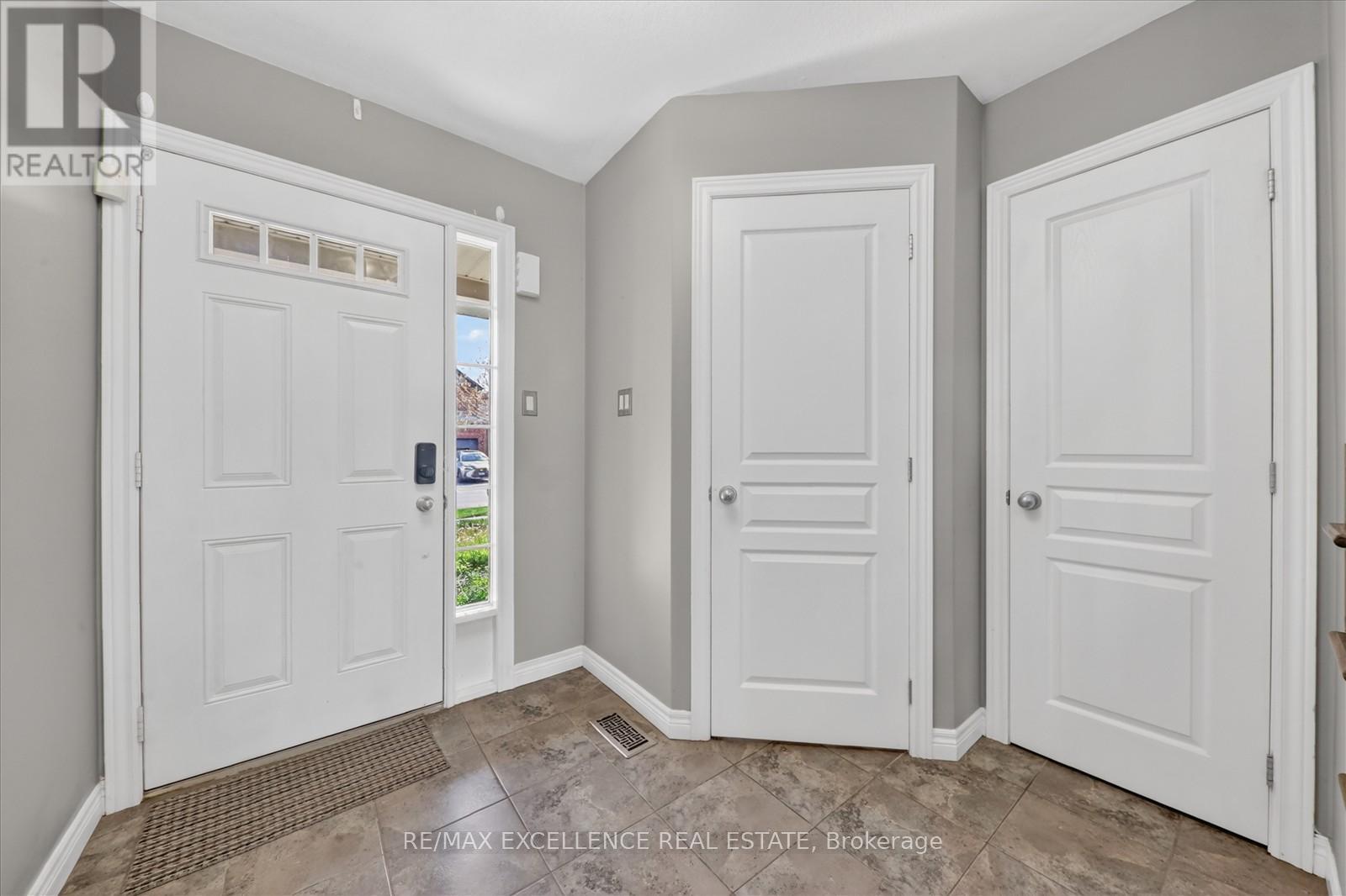 31 Donald Bell Drive, Hamilton, Ontario  L0R 1C0 - Photo 5 - X13139164