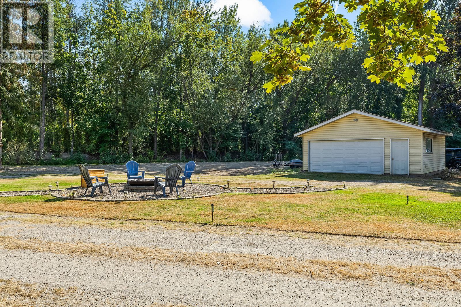 2239 Mayer Road, Kelowna, British Columbia  V1W 2G2 - Photo 10 - 10387807