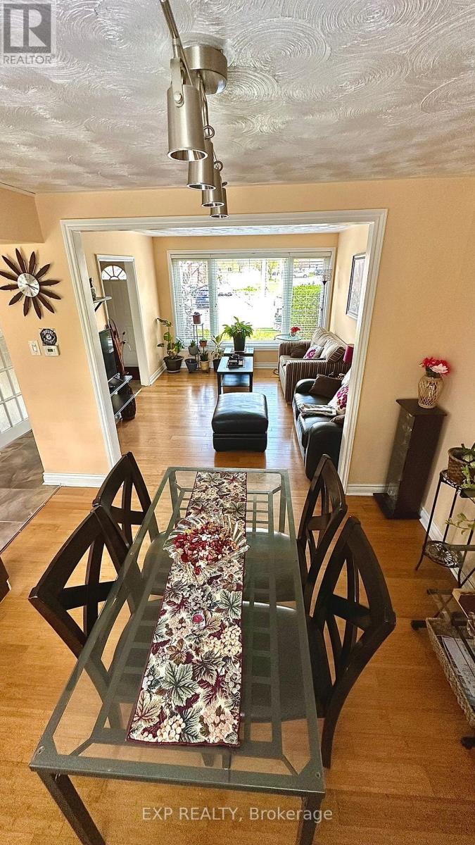28 Bailey Crescent, Aurora, Ontario  L4G 2B3 - Photo 5 - N13095746