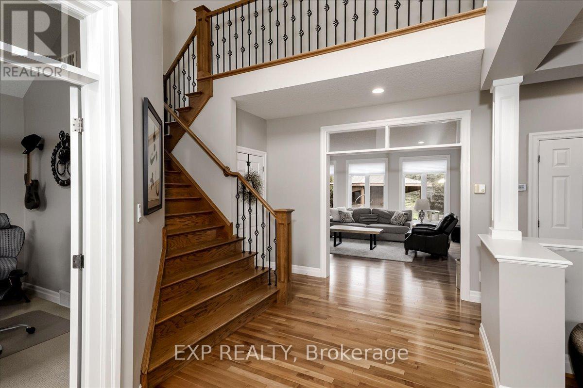 80 Foxhollow Drive, Thames Centre, Ontario  N0L 1G3 - Photo 4 - X13139220