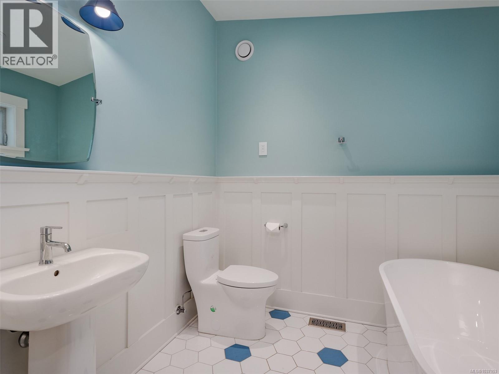 3130 Somerset St, Victoria, British Columbia  V8X 1C7 - Photo 14 - 1037153