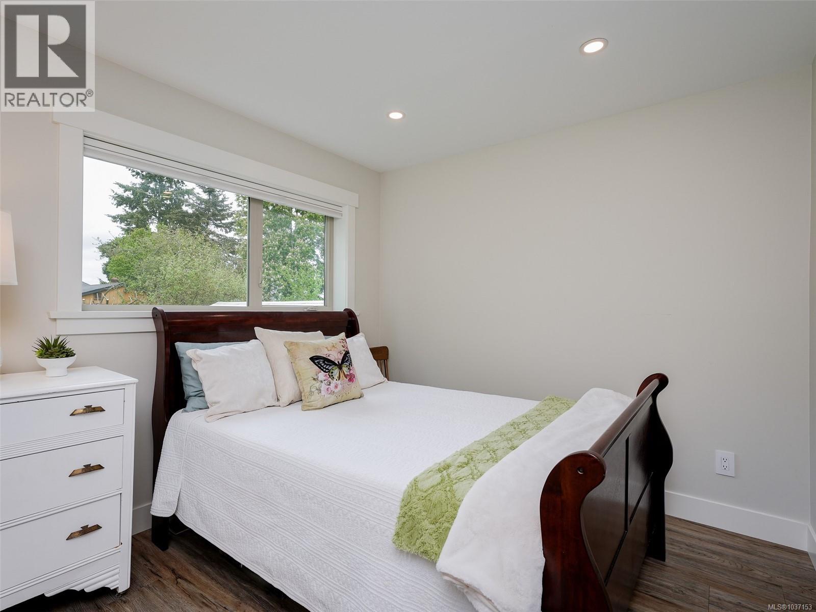 3130 Somerset St, Victoria, British Columbia  V8X 1C7 - Photo 17 - 1037153