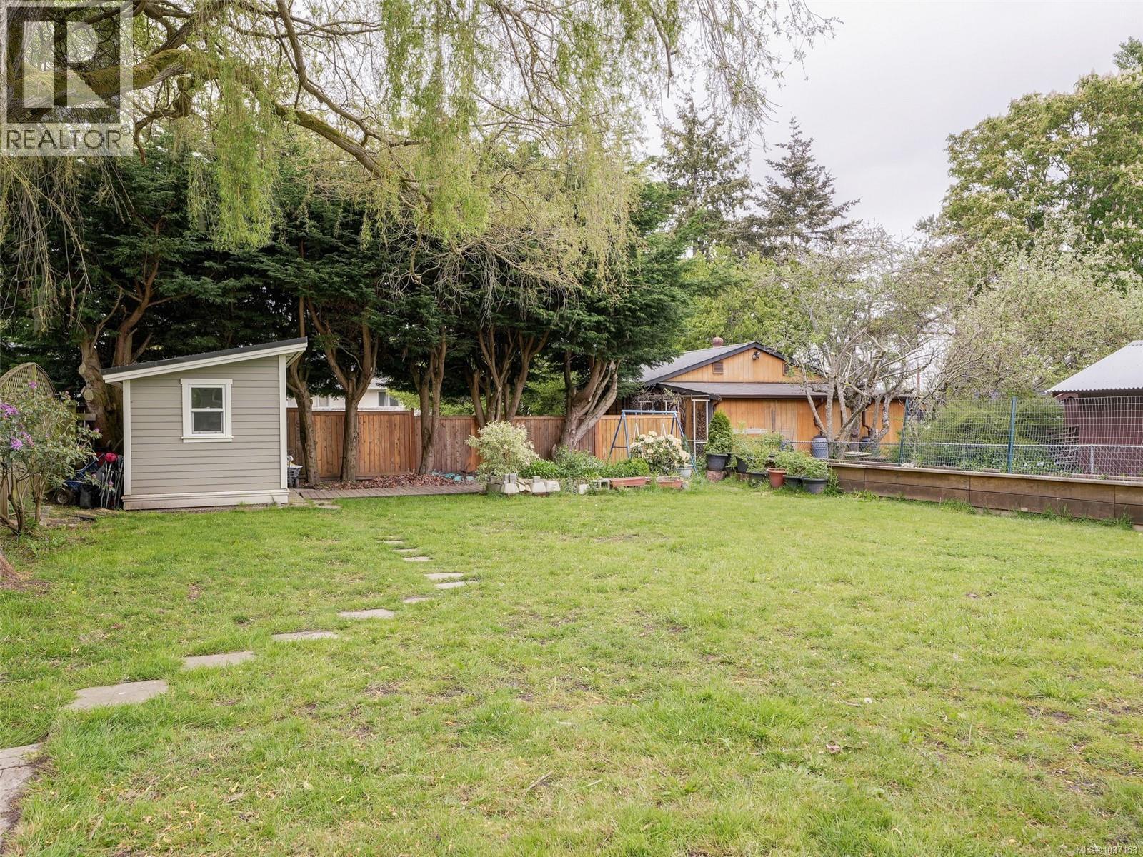 3130 Somerset St, Victoria, British Columbia  V8X 1C7 - Photo 24 - 1037153