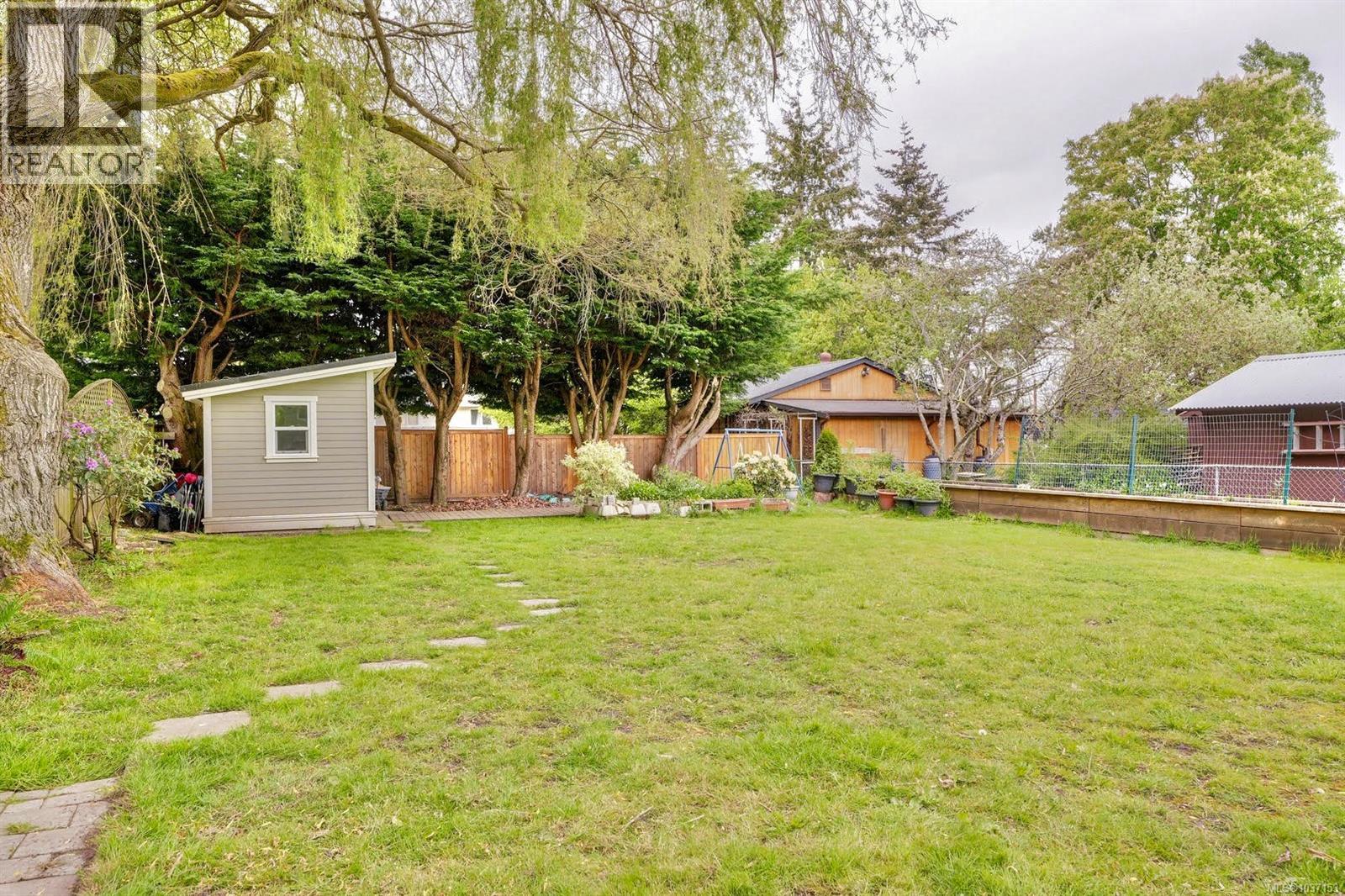 3130 Somerset St, Victoria, British Columbia  V8X 1C7 - Photo 29 - 1037153