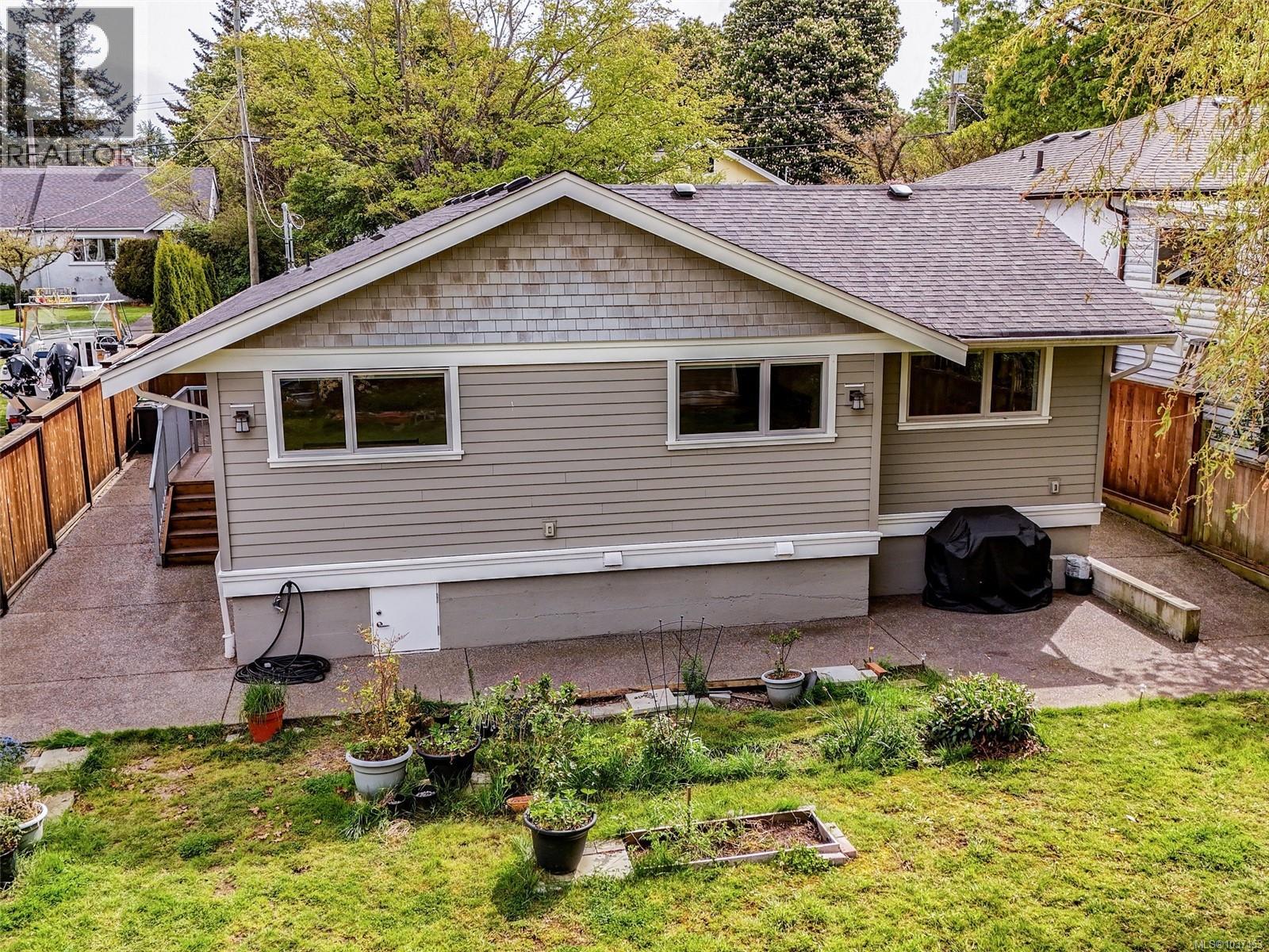 3130 Somerset St, Victoria, British Columbia  V8X 1C7 - Photo 34 - 1037153