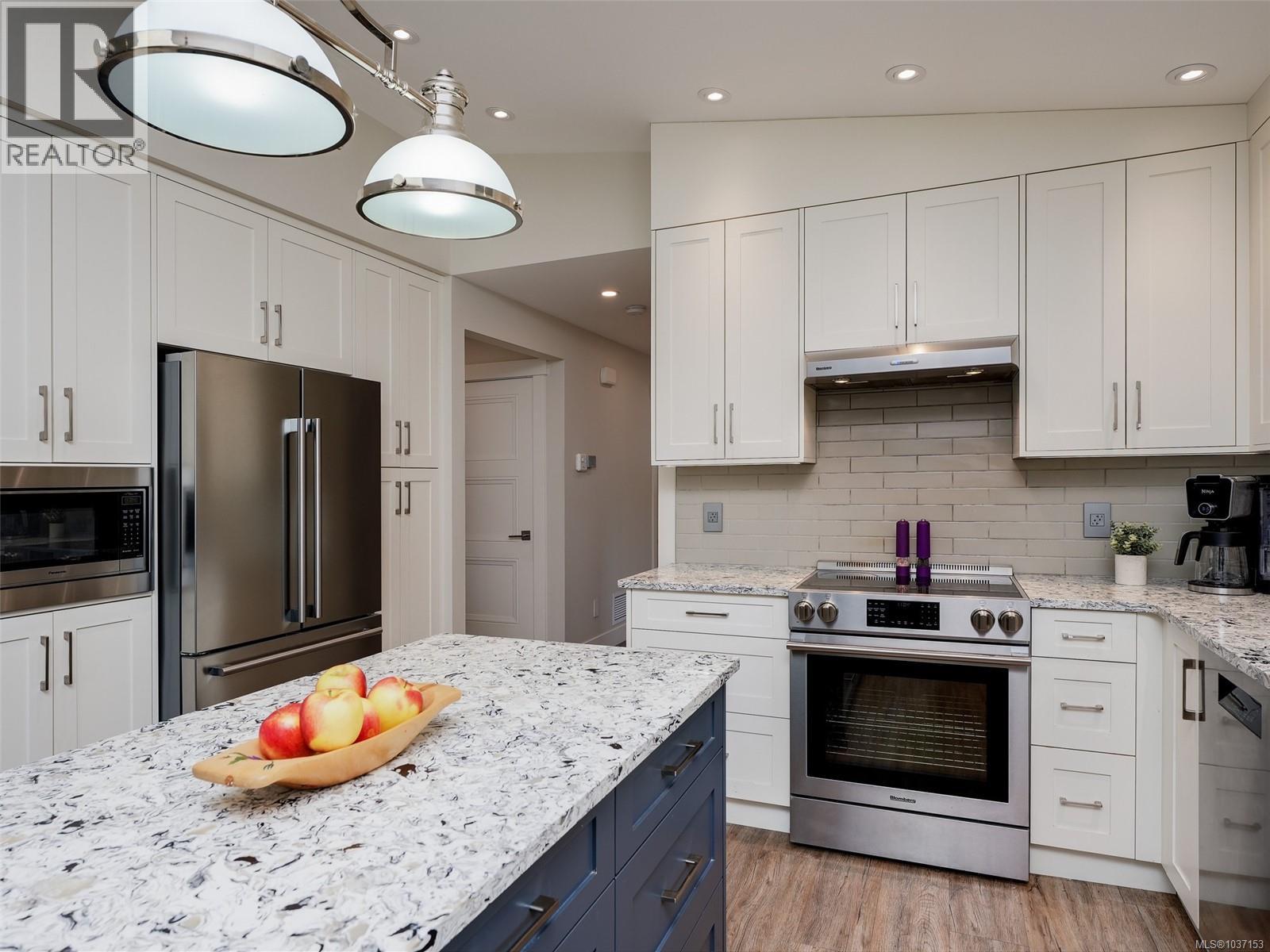 3130 Somerset St, Victoria, British Columbia  V8X 1C7 - Photo 6 - 1037153