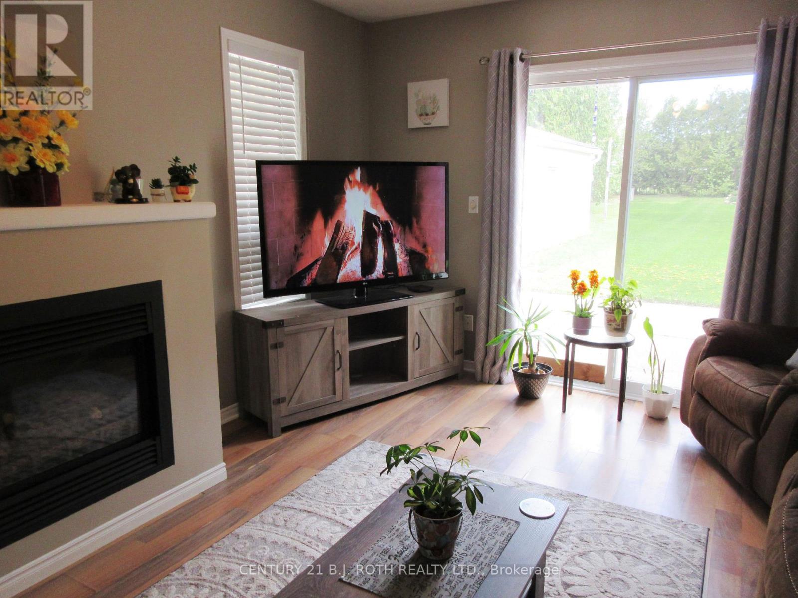 31 River Drive, Essa, Ontario  L3W 0G8 - Photo 6 - N13139224