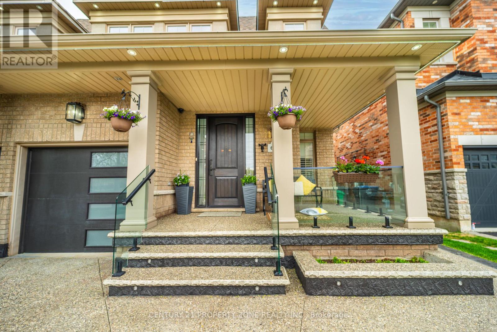 62 Impulse Circle, Brampton, Ontario  L6X 0X9 - Photo 2 - W13139204