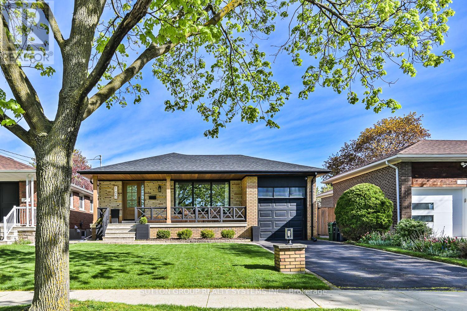 105 CRENDON DRIVE, Toronto, Ontario