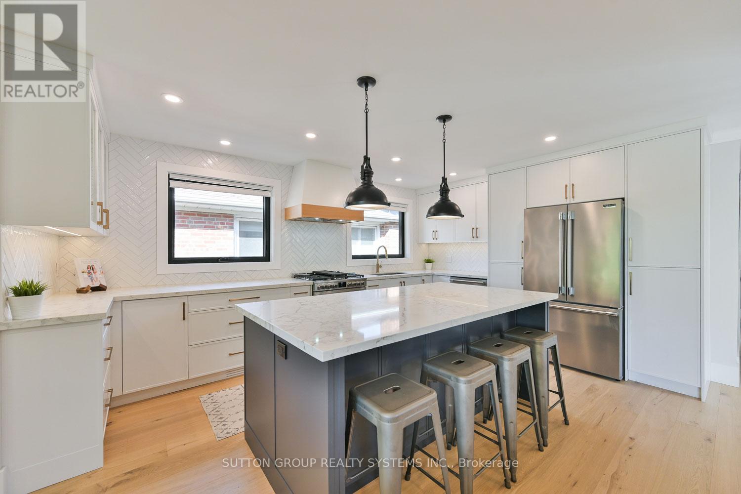 105 Crendon Drive, Toronto, Ontario  M9C 3H7 - Photo 11 - W13139210
