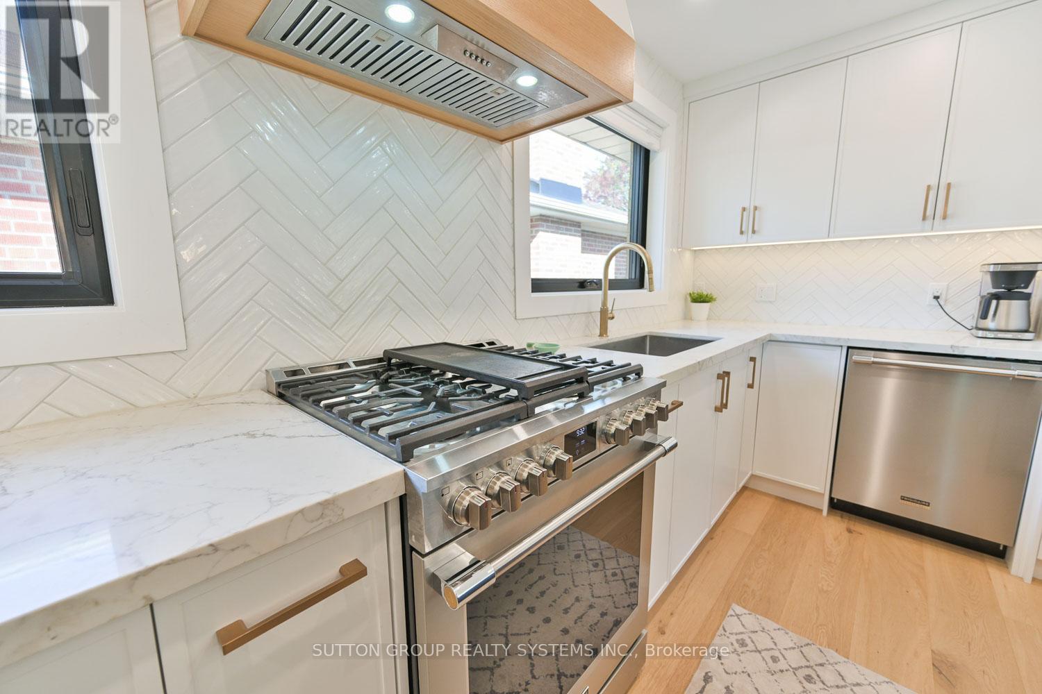 105 Crendon Drive, Toronto, Ontario  M9C 3H7 - Photo 13 - W13139210