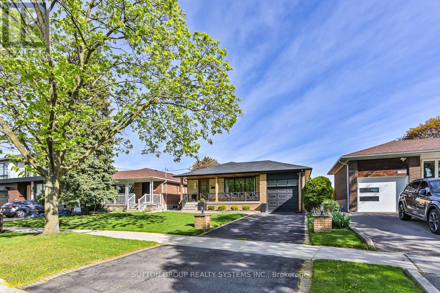 105 Crendon Drive, Toronto, Ontario  M9C 3H7 - Photo 2 - W13139210
