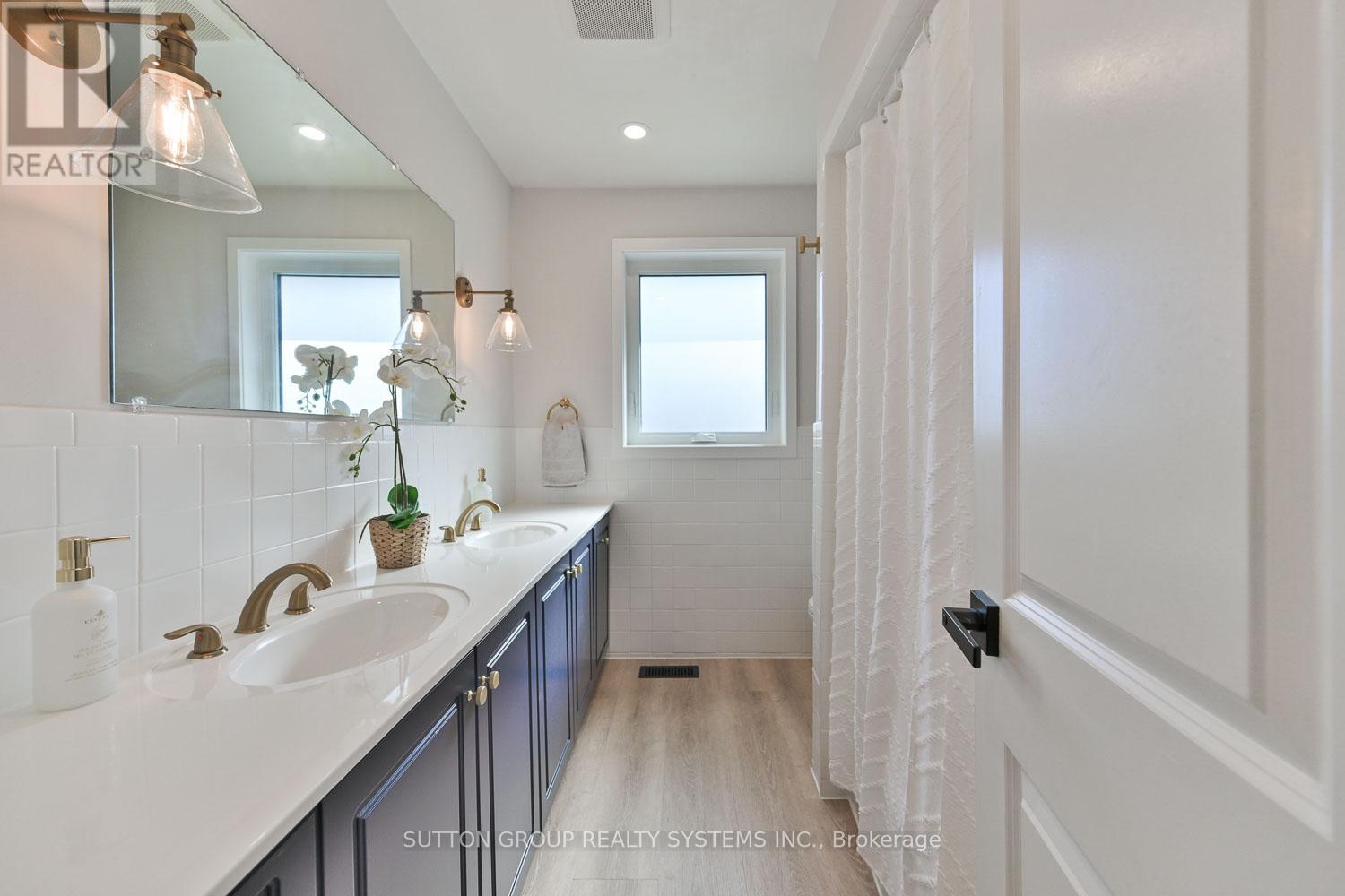 105 Crendon Drive, Toronto, Ontario  M9C 3H7 - Photo 22 - W13139210